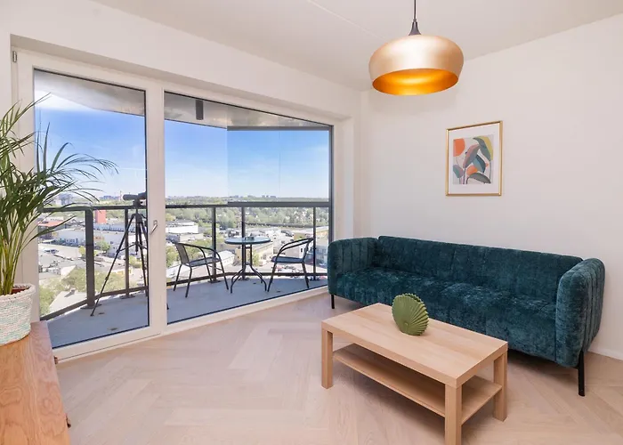 Revalia Vektor Fantastic View * Tallinn